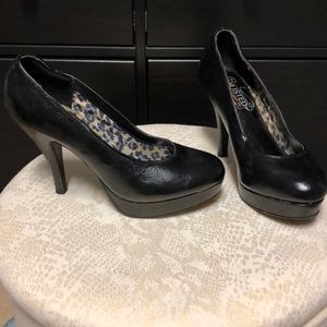 Slight platform heel